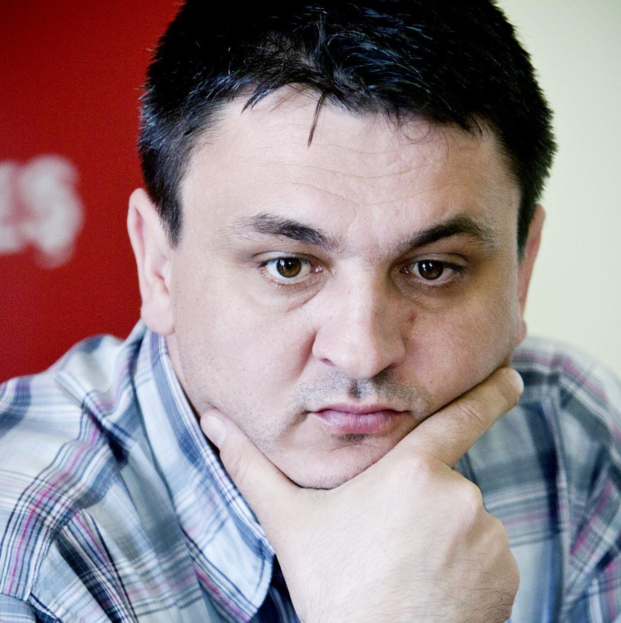 Cornel Brișcaru dezlănțuit. Despre Mureș, Tîrgu-Mureș și ursul împăiat de la Sovata