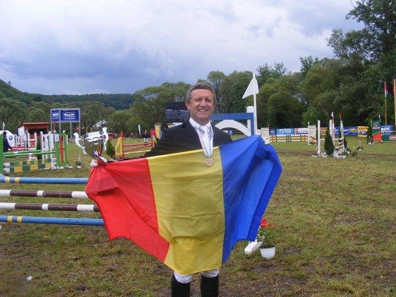 Viorel Bubău pune cărțile pe masă