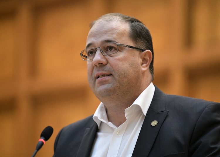 (P) Marius Pașcan, deputat PMP Mureș: Proiectul meu devine lege. Închisoare pentru defăimarea însemnelor naționale. UDMR a votat împotrivă, de ce oare?
