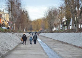 Lucrările de reabilitare a pârâului Pocloș sunt aproape de a fi recepționate