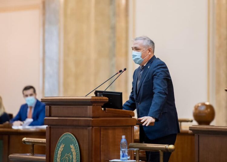 Leonard Azamfirei, senator PSD Mureș, cere dublarea bugetului Educației în 2021