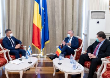 Întrevedere comună a vicepreședintelui Senatului, Leonard Azamfirei, și a vicepreședintelui Camerei Deputaților, Alexandru Rafila, cu ambasadorul Statului Israel în România, E.S. David Saranga