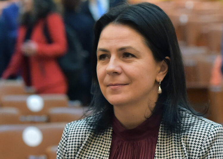 E lege! Asigurări de Sănătate și acces la toate serviciile publice pentru lucrătorii casnici