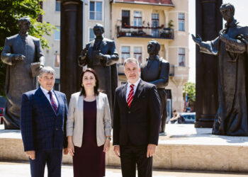 Dumitrița Gliga, deputat PSD Mureș: Inaugurarea grupului statuar „Școala Ardeleană”, la Târgu-Mureș