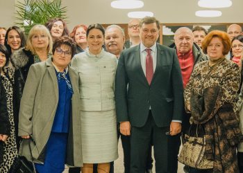 Dumitrița Gliga, deputat PSD Mureș: Sistemul de sănătate, condus de prof. univ. dr. Alexandru Rafila: 𝐜𝐞𝐥𝐞 𝐦𝐚𝐢 𝐦𝐚𝐫𝐢 𝐢𝐧𝐯𝐞𝐬𝐭𝐢𝐭̦𝐢𝐢 î𝐧 𝐣𝐮𝐝𝐞𝐭̦𝐮𝐥 𝐌𝐮𝐫𝐞𝐬̦, 𝐝𝐞 𝐥𝐚 𝐜𝐨𝐧𝐬𝐭𝐫𝐮𝐜𝐭̦𝐢𝐚 𝐒𝐩𝐢𝐭𝐚𝐥𝐮𝐥𝐮𝐢 𝐝𝐞 𝐔𝐫𝐠𝐞𝐧𝐭̦𝐚̆
