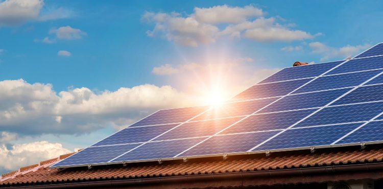 Ervin Molnar, deputat de Mureș: Administraţia Fondului pentru Mediu a publicat astăzi Lista instalatorilor validați în cadrul Programului Casa Verde Fotovoltaice.