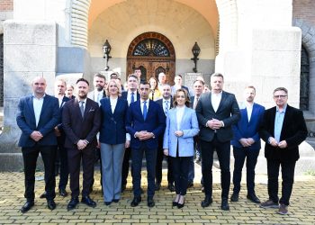 Echipa PNL Mureș intră oficial în cursa pentru Parlament.  Candidaturile au fost depuse la Biroul Electoral