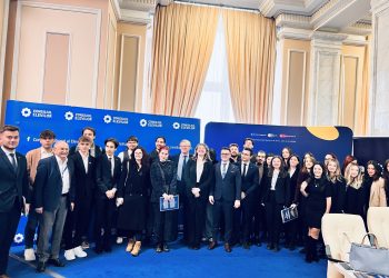 Elevi, studenți și factori decizionali – discuții constructive, la Parlamentul României