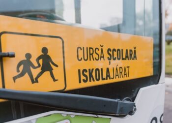 Peste 50.000 de elevi folosesc anual cursele școlare la Târgu Mureș